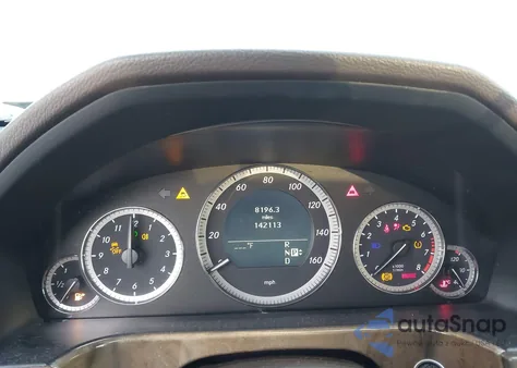 2011 Mercedes-Benz E 350 4Matic z USA, uszkodzony, nr VIN WDDHF8HB8BA410117